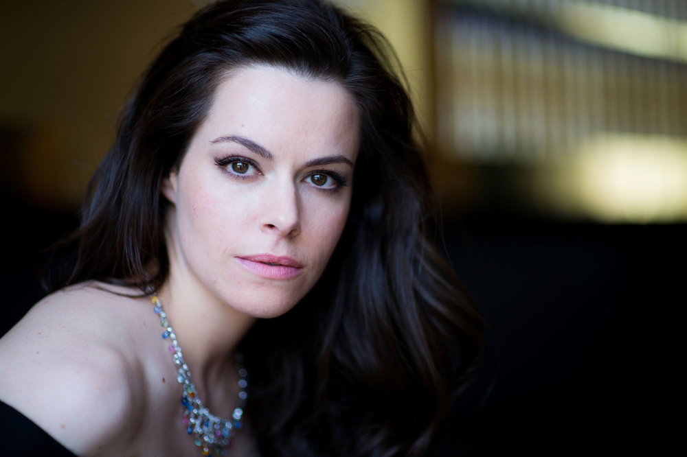 Emily Hampshire nominated in 2018 Canadian Screen Awards